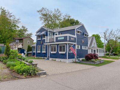 11 Rose Lane