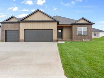 133 E Clayton Lane