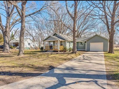 302 S Masche St