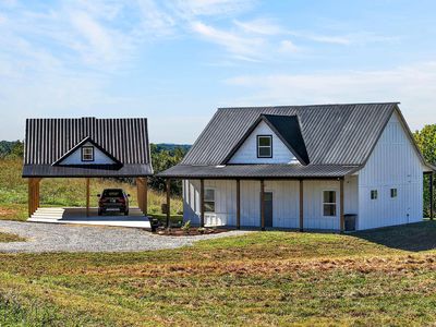 689 Amonett Cir