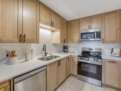 7601 W 101st St APT 216