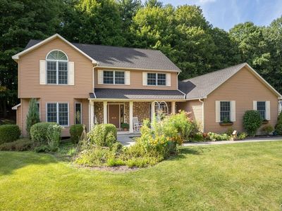 412 Hourglass Ln