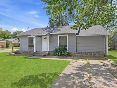 302 W Dexter St