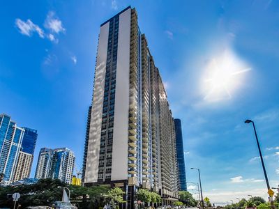 400 E Randolph St APT 2101