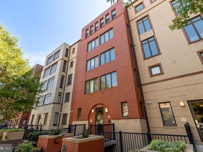 1334 Belmont St NW APT 302