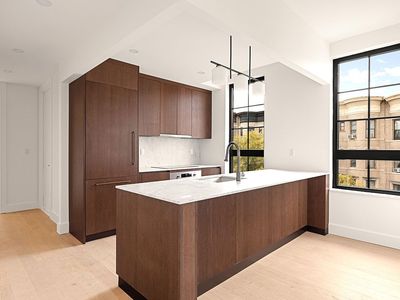 755 Washington Ave #2A