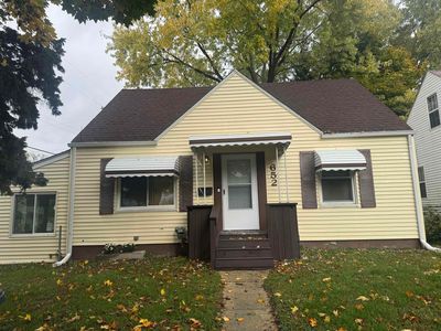 652 Huron St
