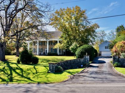 1894 Washington St E