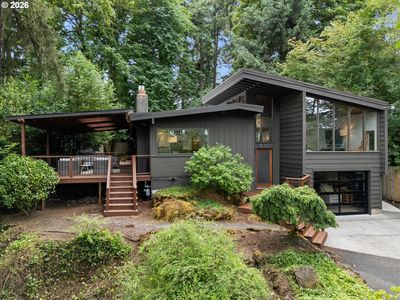 570 Middlecrest Rd