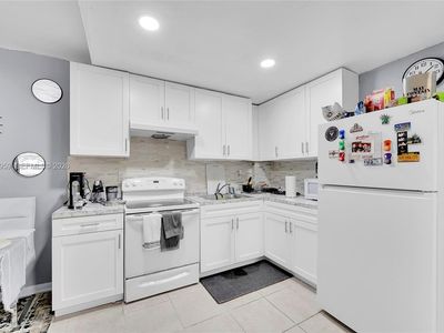 1851 NE 168th St APT A8