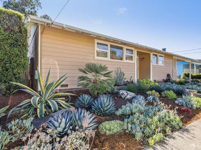 796 Alta Vista Drive