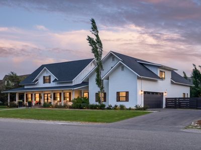 1580 Red Feather Way