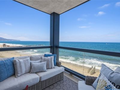575 Esplanade APT 207