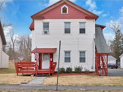 22 N Maple Ave