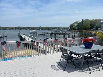 195 Riverside Drive N