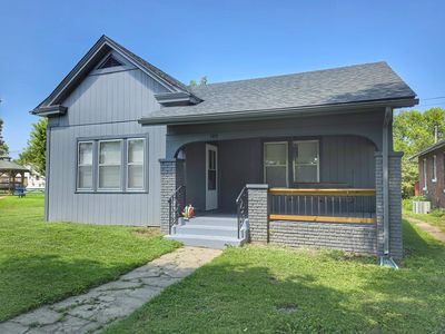 106 W Broadway St