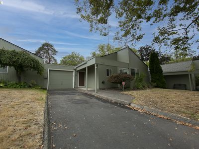 1785 NW Rolling Hill Dr