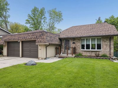 1005 Valley Ln