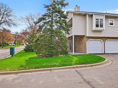 Property at 5349 Highpointe Dr, Bloomington, MN