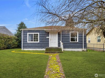 1218 S Ridgewood Avenue