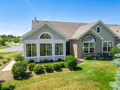 Property at 638 Handel Ln, Woodstock, IL