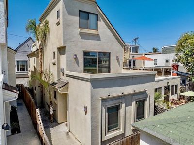 818 Queenstown Ct