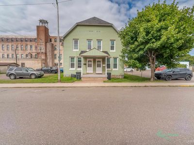 313-315 E Pearl St
