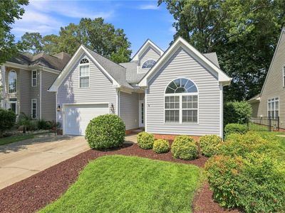 2720 Einstein Dr