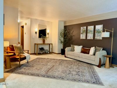 2023 N Kavaney Dr APT 8