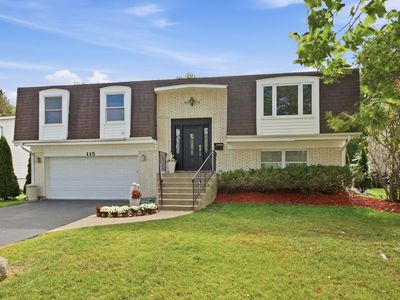 Property at 115 W King George Ct, Palatine, IL