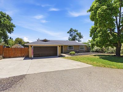 3210 Bentley Dr