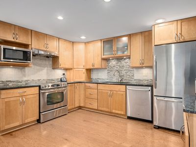 Property at 2000 Saint Regis Dr APT 6B, Lombard, IL