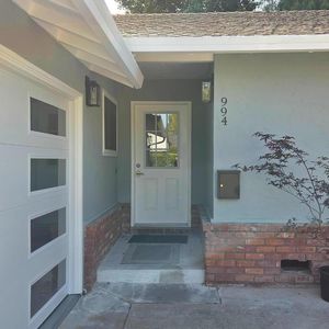 994 Colonial Ln