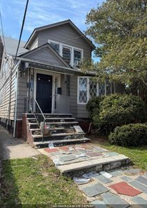 12-14 Hillcrest Rd #2