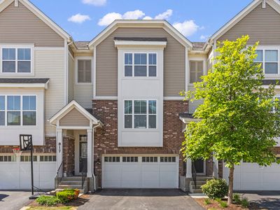 Property at 821 W Chase Ln, Palatine, IL