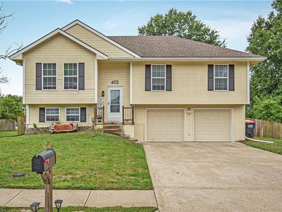 Property at 602 Woodson St, Kearney, MO