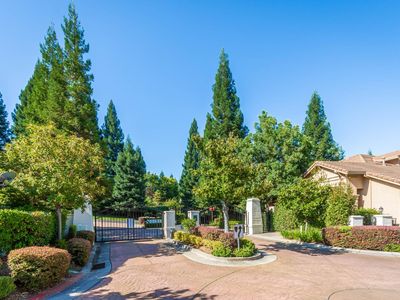 9925 Villa Granito Ln