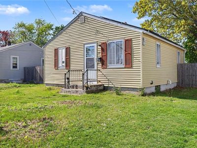 87 Easton Ave