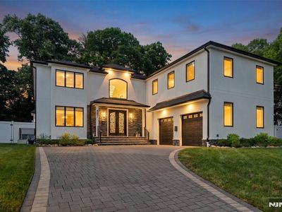 457 Lincoln Dr