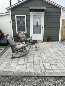 102-23A Russell Street