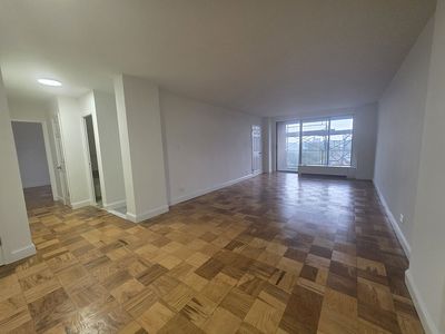 61-20 Grand Central Pkwy APT B1201