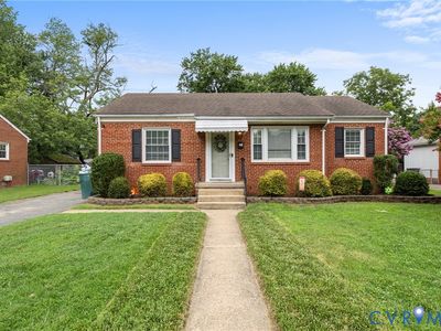 17 Eastlake Dr