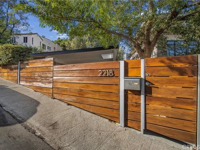 2218 Silver Ridge Ave