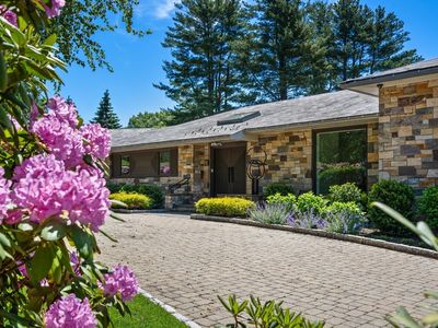9 Singletree Rd