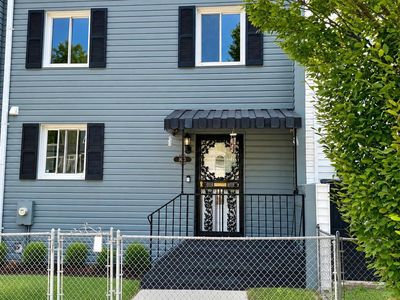 1643 11th Pl NE