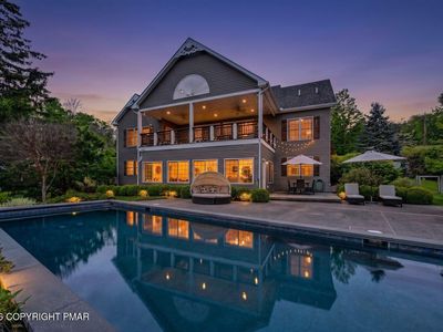 3 Redwood Ln