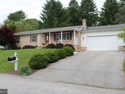 6 Barelyn Dr