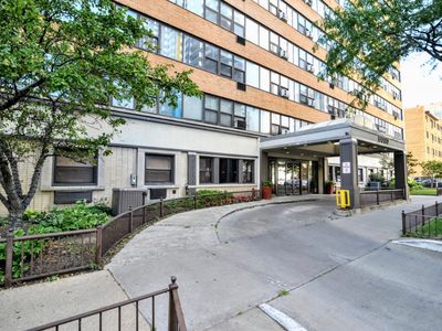 6030 N Sheridan Rd APT 301