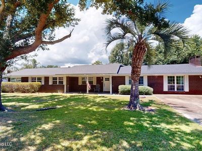 2210 Popps Ferry Rd