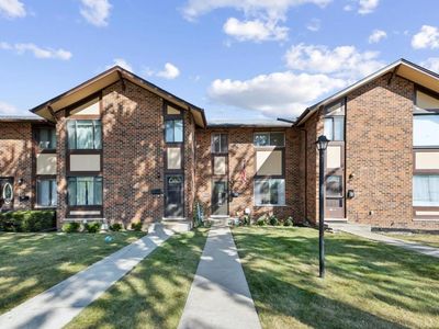 Property at 18W138 W 14th St #9, Villa Park, IL